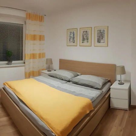Top Appartement Fuer Business-Wohnen-Urlaub Винер Нойщат Екстериор снимка